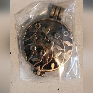 Floral Heart Essential Oill Diffuser Pendant